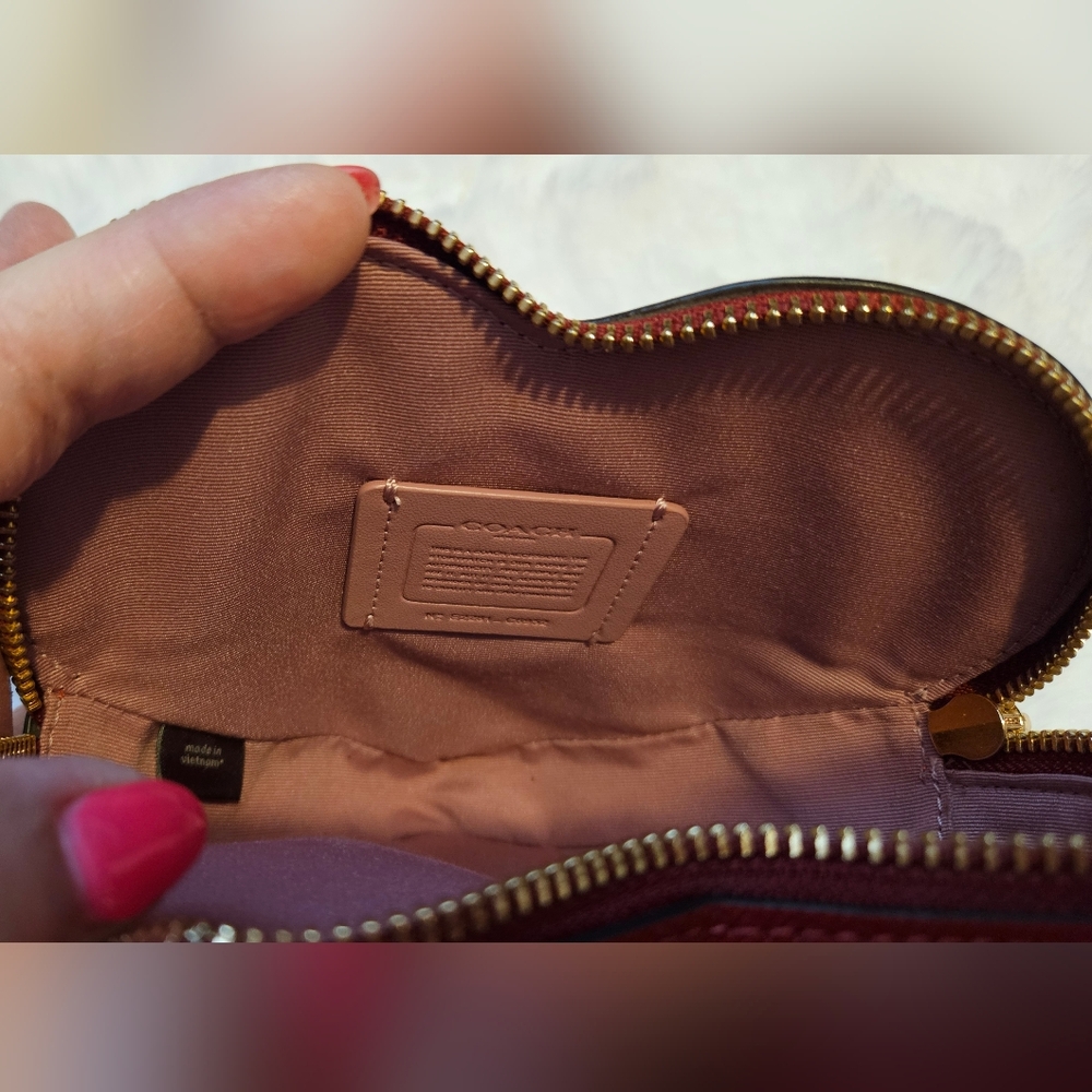 Coach Heart Crossbody purse - Picture 6 of 13